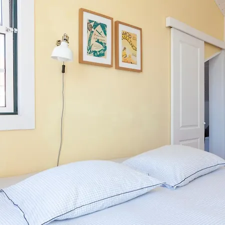 Alfama Stunning River And Historic Views 2bedrooms & 2bathrooms Ac Balcony 18th Century Building * Lisboa