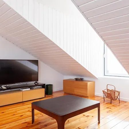 Alfama Stunning River And Historic Views 2bedrooms & 2bathrooms Ac Balcony 18th Century Building *