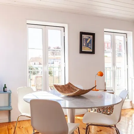 Alfama Stunning River And Historic Views 2bedrooms & 2bathrooms Ac Balcony 18th Century Building *