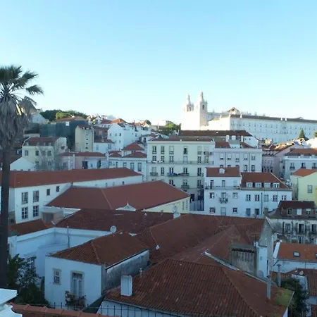 Alfama Riverside: Historic Gem With Panoramic Views Apartment *