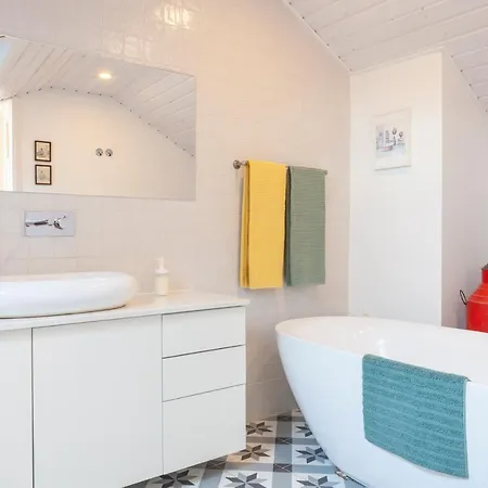 Alfama Riverside: Historic Gem With Panoramic Views Apartment