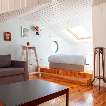 Alfama Stunning River And Historic Views 2bedrooms & 2bathrooms Ac Balcony 18th Century Building *