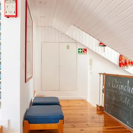 Alfama Stunning River And Historic Views 2bedrooms & 2bathrooms Ac Balcony 18th Century Building شقة Lisboa