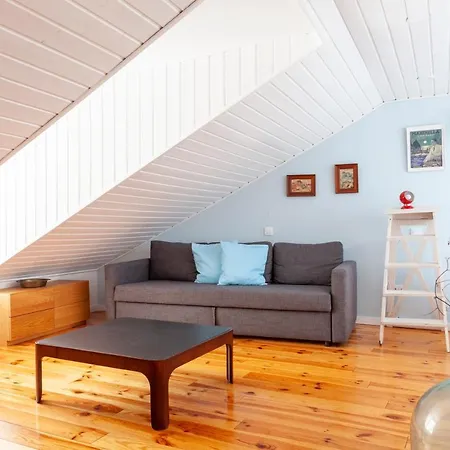 Alfama Stunning River And Historic Views 2bedrooms & 2bathrooms Ac Balcony 18th Century Building * ליסבון