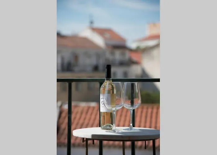 Alfama Stunning River And Historic Views 2bedrooms & 2bathrooms Ac Balcony 18th Century Building Apartmán