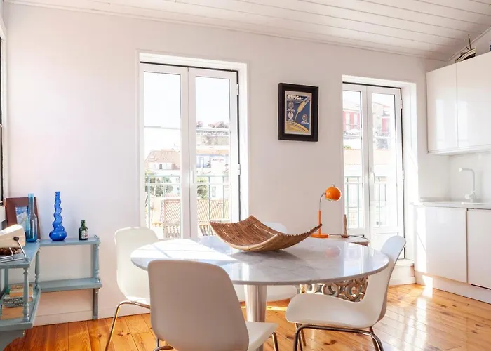 Alfama Stunning River And Historic Views 2bedrooms & 2bathrooms Ac Balcony 18th Century Building *