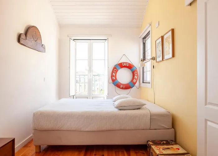 Alfama Stunning River And Historic Views 2bedrooms & 2bathrooms Ac Balcony 18th Century Building * Lisboa