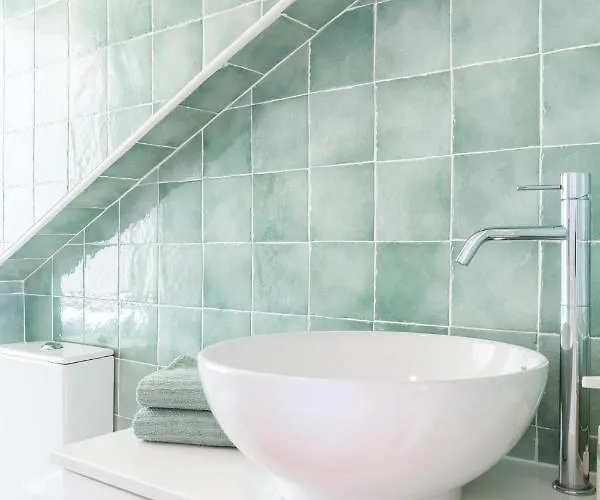 Alfama Stunning River And Historic Views 2bedrooms & 2bathrooms Ac Balcony 18th Century Building Apartmán Lisboa