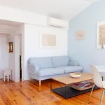 Apartament Alfama Stunning River And Historic Views 2bedrooms & 2bathrooms Ac Balcony 18th Century Building Lizbona