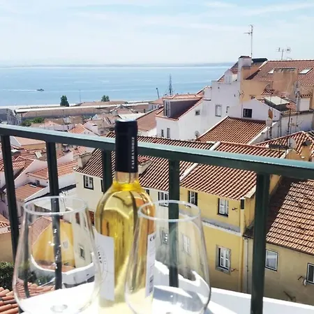 Διαμέρισμα Alfama Stunning River And Historic Views 2bedrooms & 2bathrooms Ac Balcony 18th Century Building *