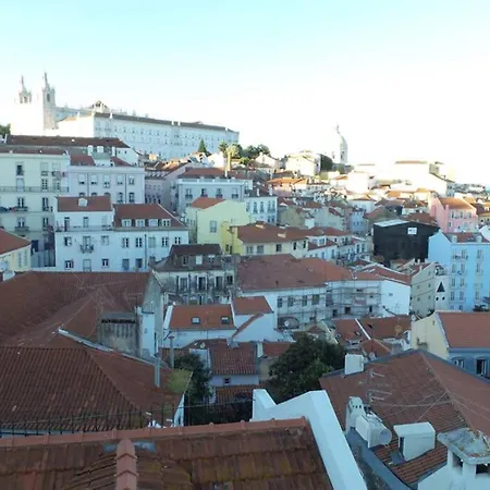 Alfama Stunning River And Historic Views 2bedrooms & 2bathrooms Ac Balcony 18th Century Building リスボン