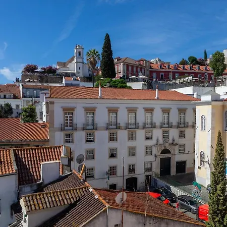 Alfama Stunning River And Historic Views 2bedrooms & 2bathrooms Ac Balcony 18th Century Building * Lizbona