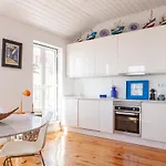 Alfama Stunning River And Historic Views 2bedrooms & 2bathrooms Ac Balcony 18th Century Building