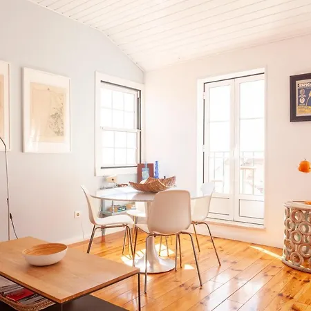 דירה Alfama Stunning River And Historic Views 2bedrooms & 2bathrooms Ac Balcony 18th Century Building ליסבון