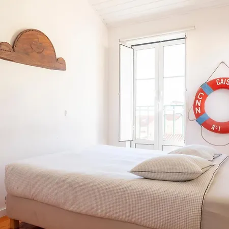 Апартаменти Alfama Stunning River And Historic Views 2bedrooms & 2bathrooms Ac Balcony 18th Century Building *