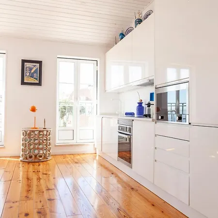 Alfama Stunning River And Historic Views 2bedrooms & 2bathrooms Ac Balcony 18th Century Building